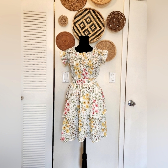 Floral Mini Dress With Tiered Ruffles - Picture 4 of 7